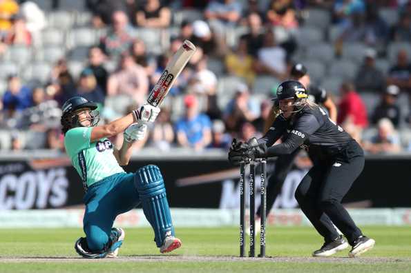 Suzie Bates stroked 79 not out off 47 balls, hitting 9 fours and 2 sixes Suzie Bates stroked 79 not out off 47 balls, hitting 9 fours and 2 sixes