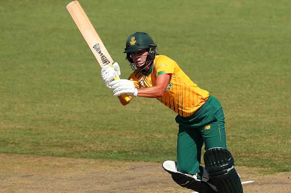 Marizanne Kapp set the platform for South Africa's 141/5 Marizanne Kapp set the platform for South Africa's 141/5