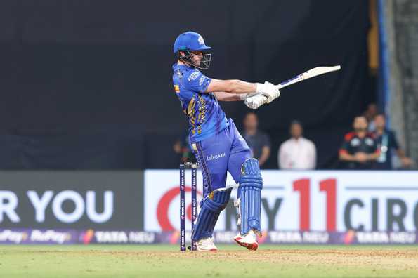 Will Jacks followed his 2-14 in 3 overs with a 36 (26) in his team's victory Will Jacks followed his 2-14 in 3 overs with a 36 (26) in his team's victory