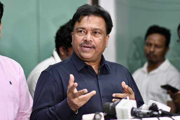 Faruque Ahmed hopes that the fixing scandals will die a quick death. Faruque Ahmed hopes that the fixing scandals will die a quick death.