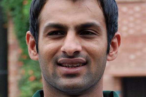 The Pakistan Cricket Board on Tuesday replaced Shoaib Malik, seen here in July 2008, with Younus Khan as captain of the national cricket team after a humiliating defeat against Sri Lanka, its chairman said. The Pakistan Cricket Board on Tuesday replaced Shoaib Malik, seen here in July 2008, with Younus Khan as captain of the national cricket team after a humiliating defeat against Sri Lanka, its chairman said.