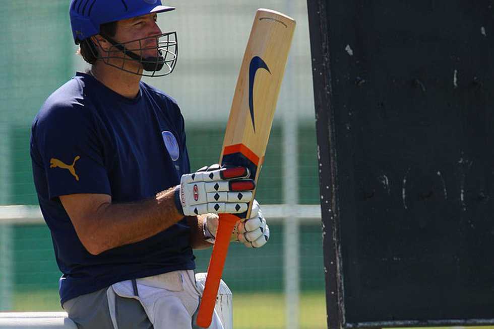 Rajasthan Royals fought off Deccan Chargers for Henderson's signature, but the enthusiasm didn't carry into the 2009 season Rajasthan Royals fought off Deccan Chargers for Henderson's signature, but the enthusiasm didn't carry into the 2009 season